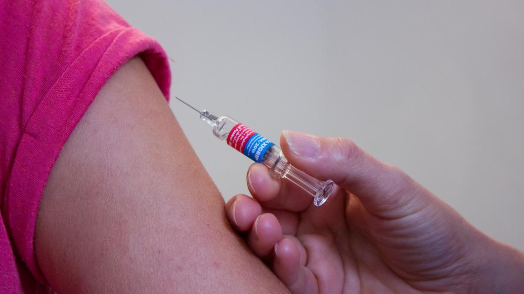 vaccination-1215279_1920.jpg