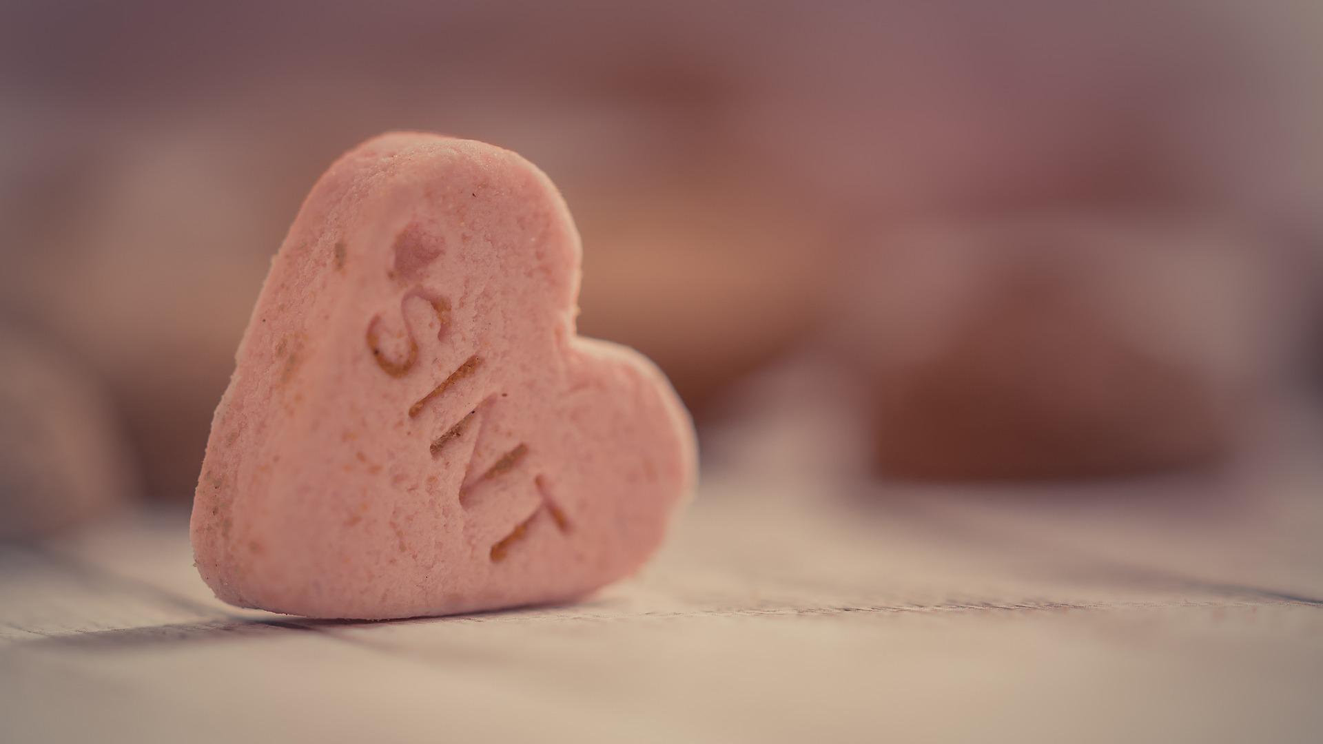 Sinterklaas snoepgoed, roze hartje met Sint erop